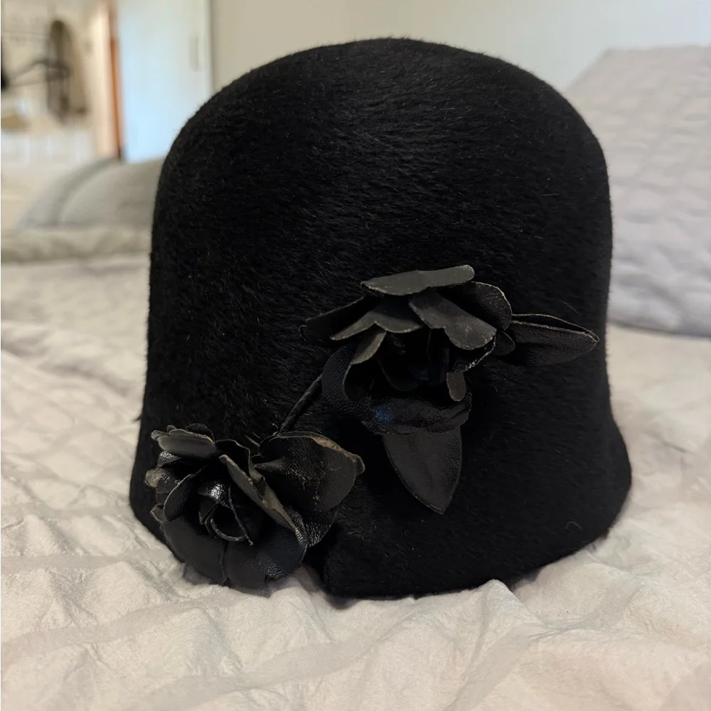 Christian Dior Chapeaux Black Women's Hat with Floral and Mesh Accent - Picture 3 of 7